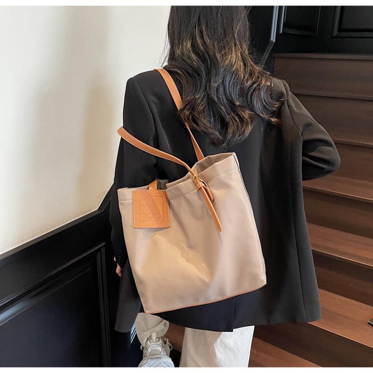 Women's 2025 Autumn Versatile Large-Capacity High-End Commuting Shoulder Tote Bag