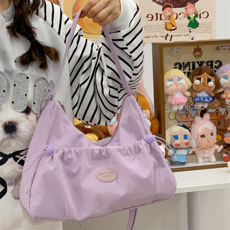 Leichte Crossbody-Tasche im japanischen Stil mit Falten für Damen, lässige Umhängetasche mit Kordelzug, vielseitig für den täglichen Weg zur Arbeit und wa