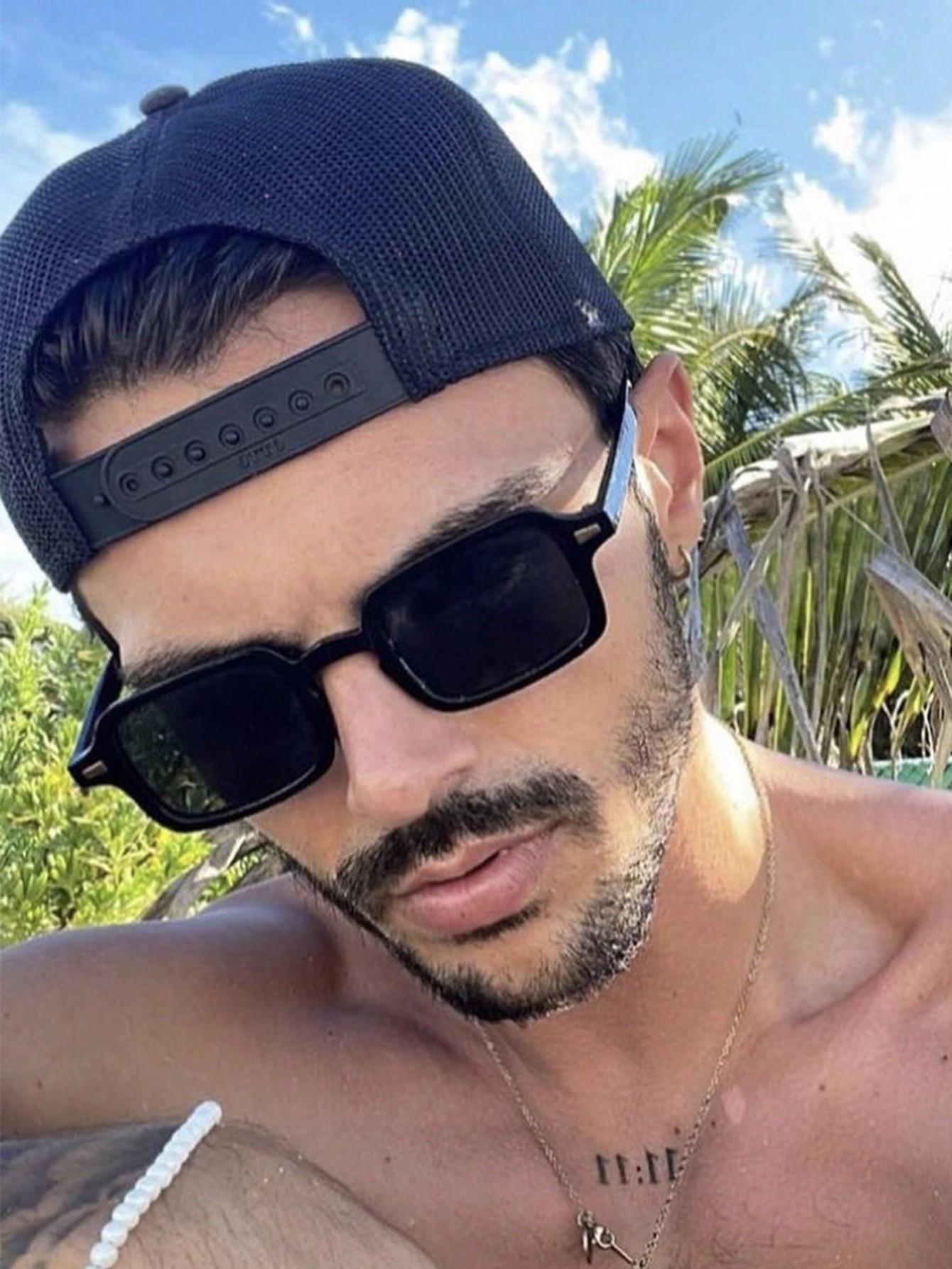

A pair of men s European and American retro beige rectangular sunglasses with studs, trendy street style, hip-hop versatile fash чёрный