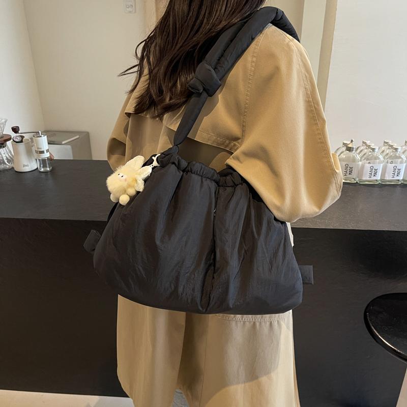 Puffer Tote Bag Lightweight Shoulder Bag Trendy Puffy Handbag Large Capacity Pillow Shopper Bag for Women Work Shopping Travel