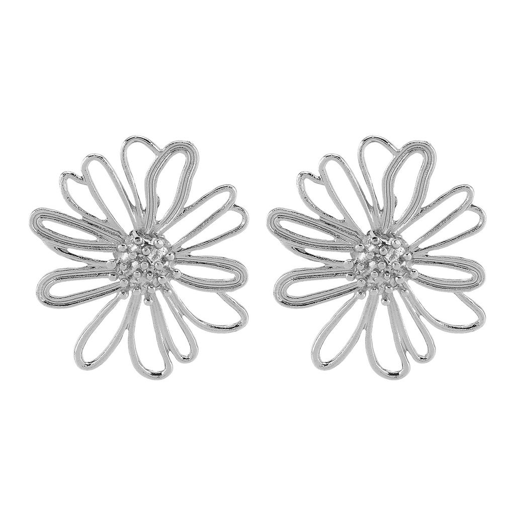 Retro Exaggeration Hollow Large Flower Earrings for Women Ladies Bohemian Personality Stud Earrings Jewelry Vacation Accessories
