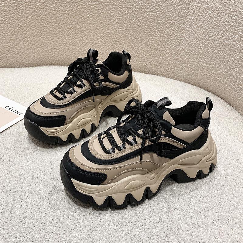 

Искусственная кожа для отдыха, модная универсальная женская обувь, нескользящие кроссовки на платформе, женская роскошь для фитнеса на открытом воздухе 2024 40 чёрный