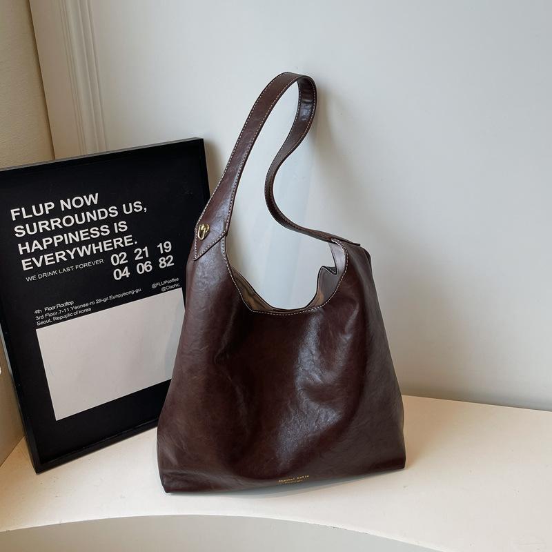 

Lazy wind bag women s large capacity 2025 new casual shoulder messenger bag high value simple commuter tote bag