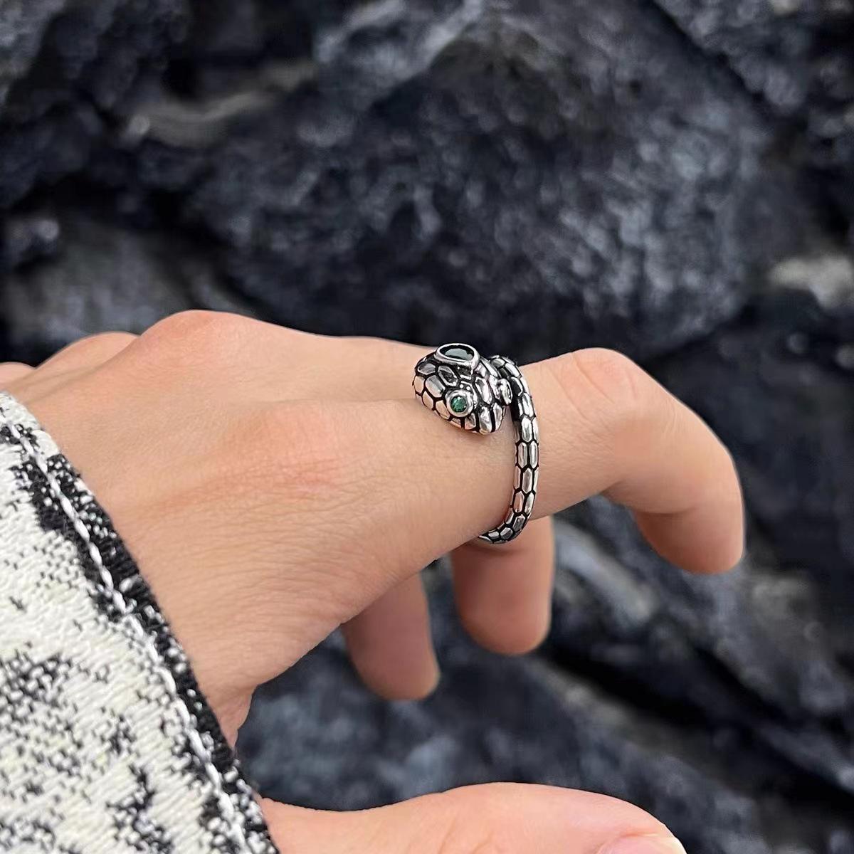 

S925 Silver Vintage Green Gemstone Snake Ring - Trendy Hip Hop Index Finger Design