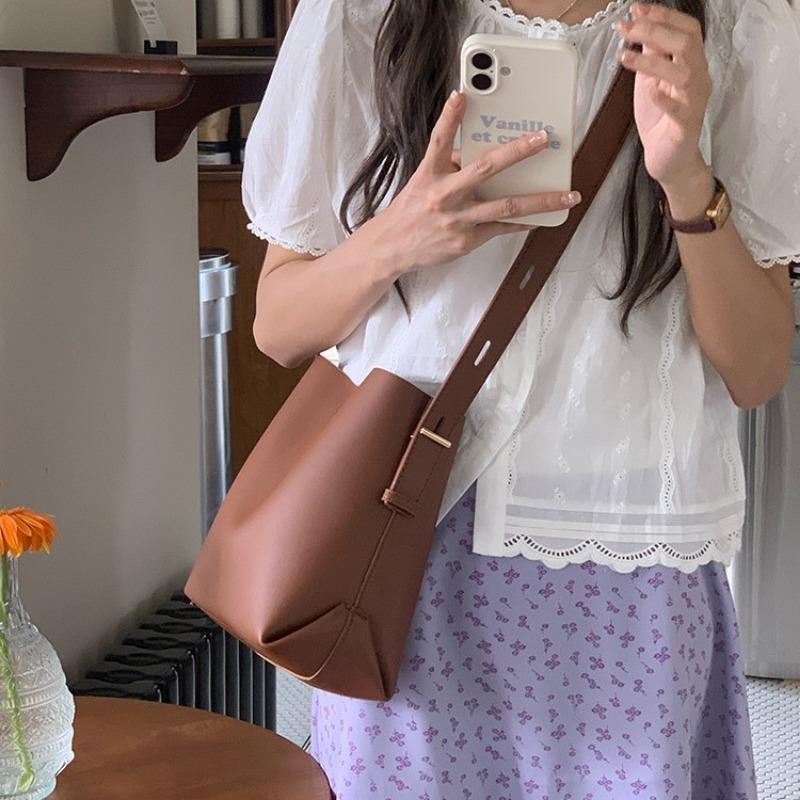 High-end Retro Commuter Large-capacity Tote Bag Hand Bag Shoulder Bucket Bag Large Bag