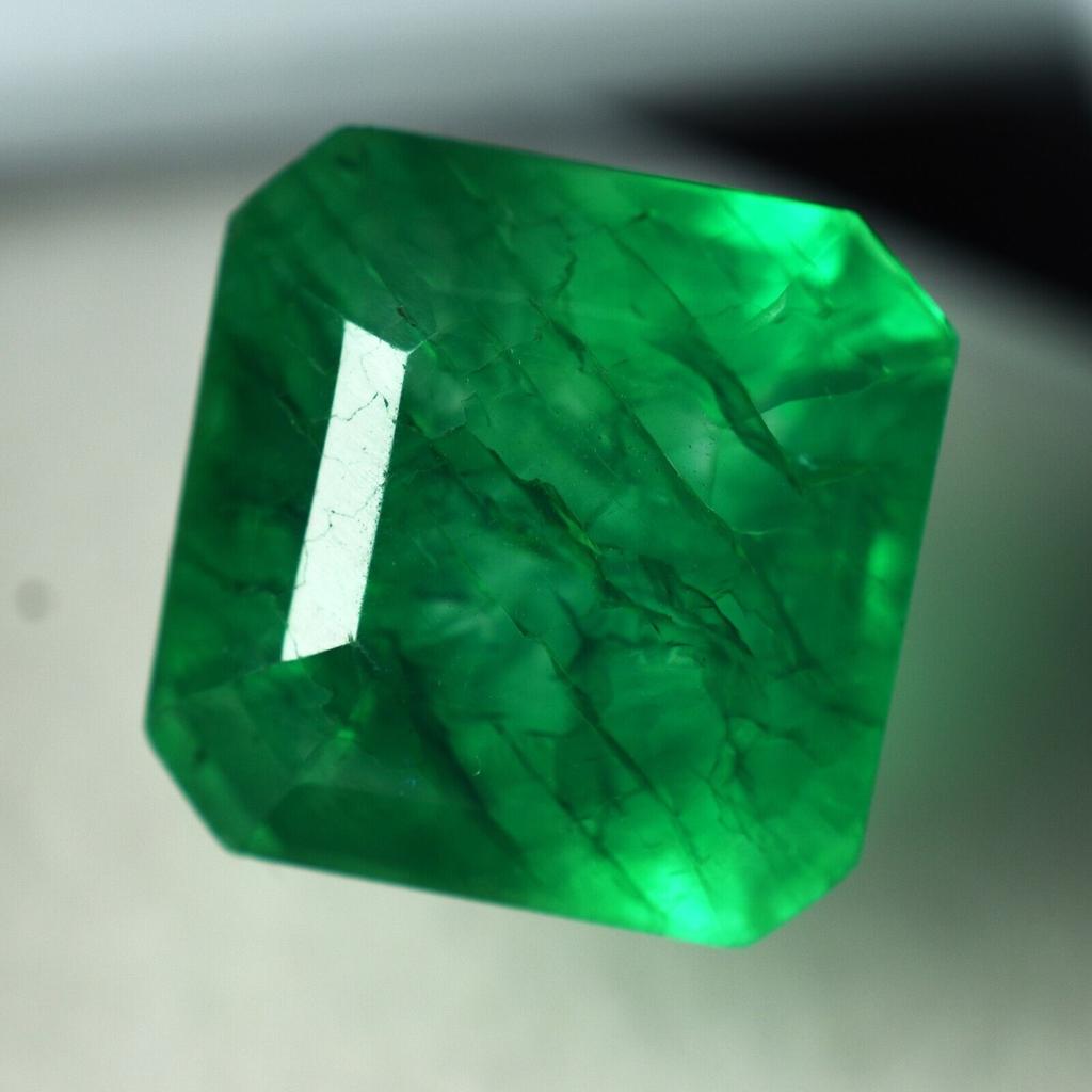 Natural Green Emerald Loose Gemstone 8.15 ct Square Shape for Jewelry Making and Gem Collections