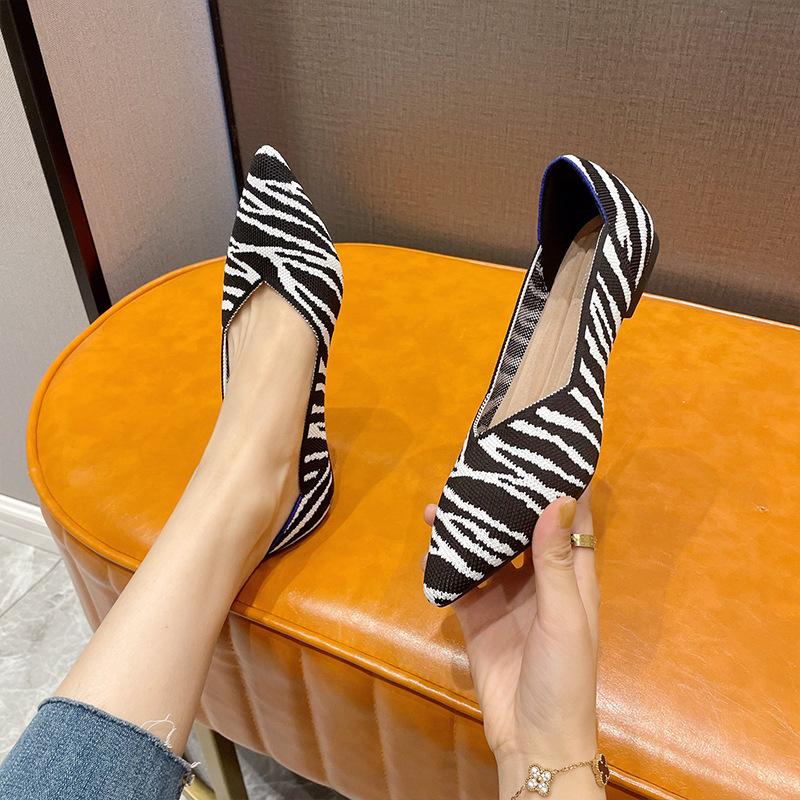 Single shoes women's knitted woven shoes flying knitting casual shallow mouth super soft egg roll shoes