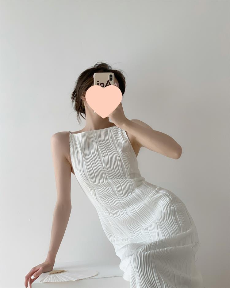 Waist-Cinching Textured Pearl White Maxi Dress - French Pearlescent Camisole Design
