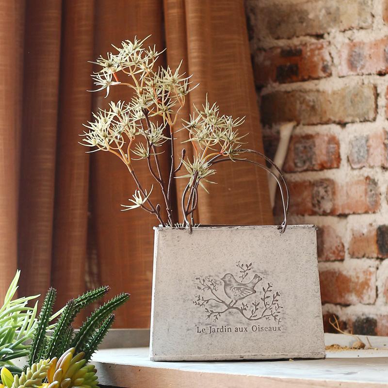 Kreative Handtaschen-Vase Retro Metallkunst Blumenkorb Elegante Pflanze Trockenblumen-Vase Heim-Schreibtisch Dekoration Schmuck Vasen