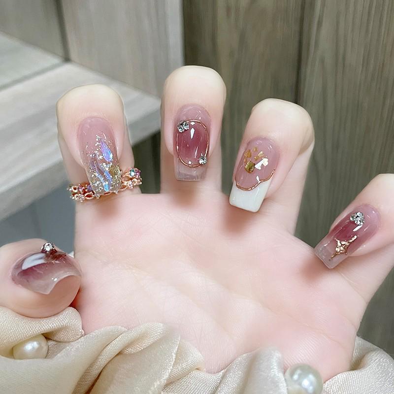 Aurora Prismatic Diamond Manicure: Medium Long Wearable Nail Patches
