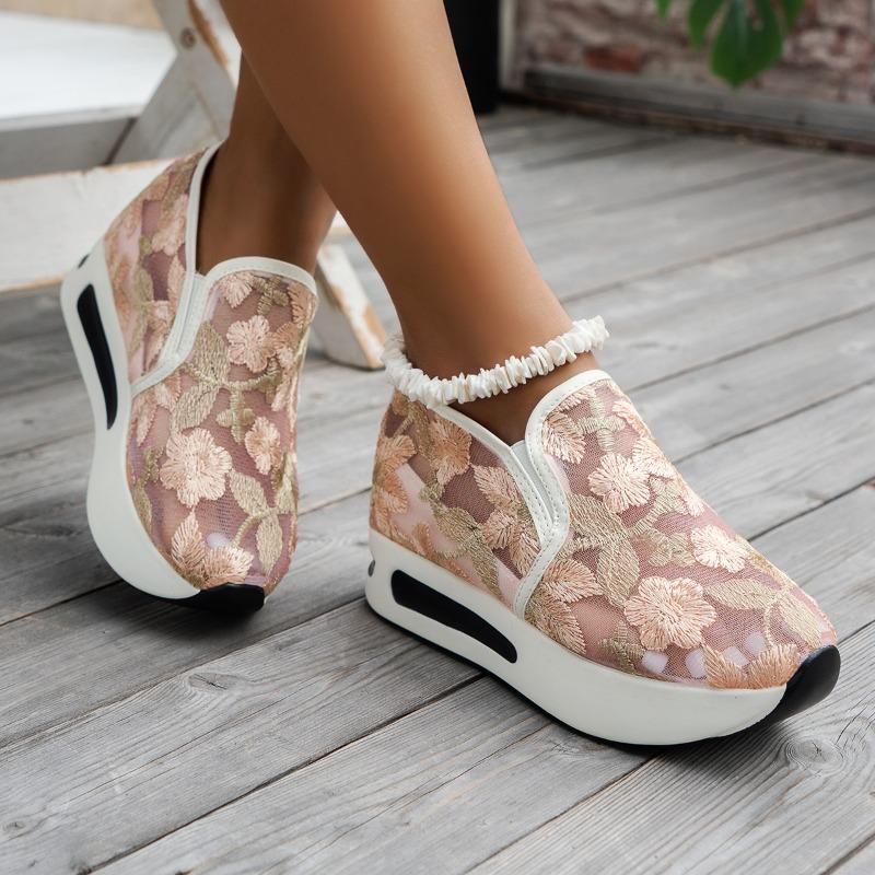 Spring and Autumn New Embroidered Mesh Single Shoes Slope Heel Thick Sole Foot Casual Shoes Large Size Mesh Breathable Mesh Shoes