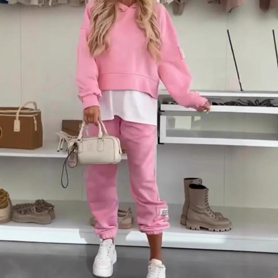 

Укороченный свитшот с капюшоном и подходящие джоггеры, повседневный наряд для женщин S розовый