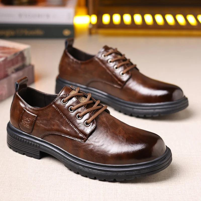 Scarpe da uomo nuove traspiranti Scarpe in pelle impermeabile nere Scarpe da ginnastica moda versatili con suola spessa Comfort casual Scarpe da skate da uomo