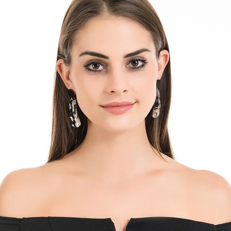 Suijue Jewelry Dongdaemun Earrings, Acrylic, Geometric Shell Pattern Earrings Women
