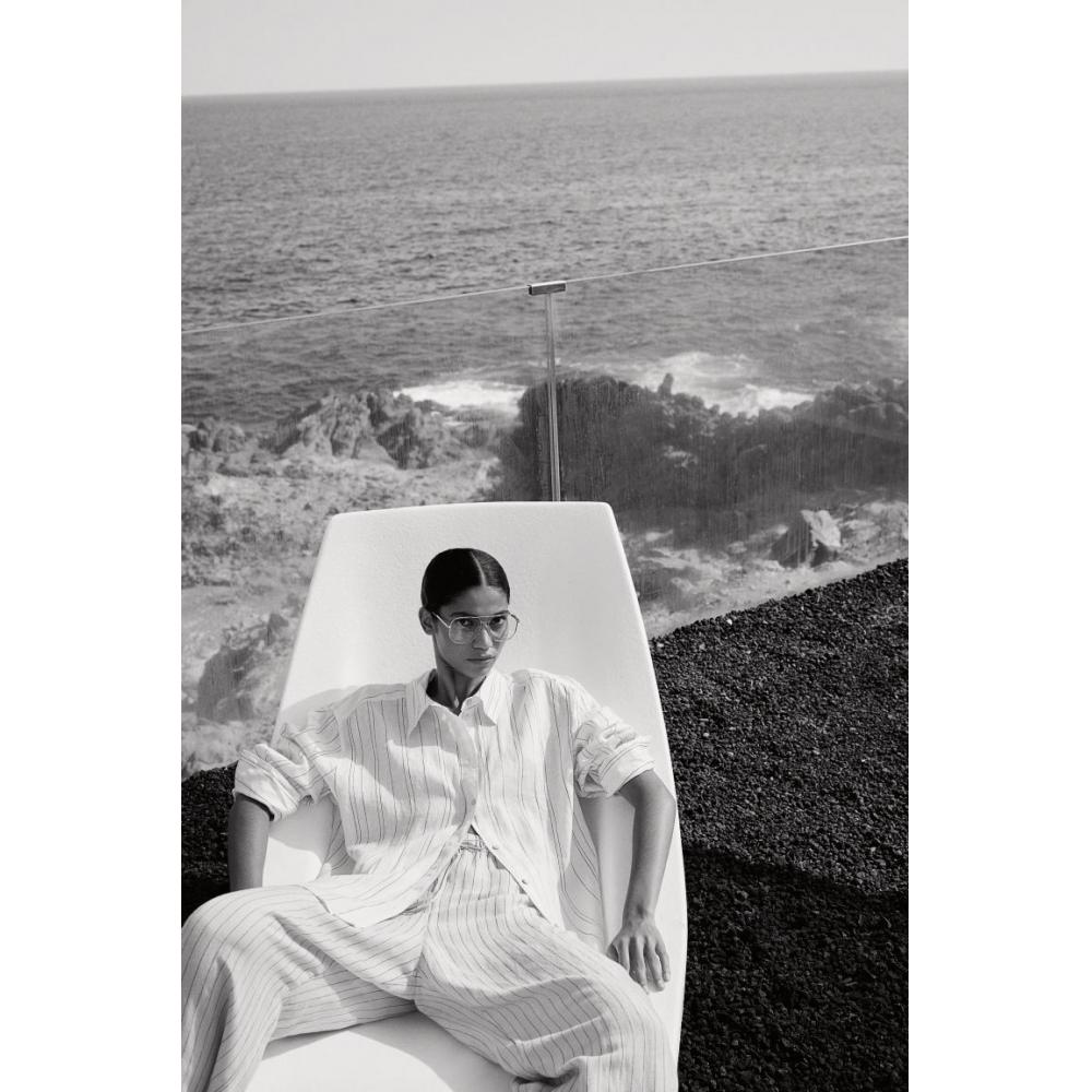 

Льняная рубашка HM кремового цвета в тонкую полоску