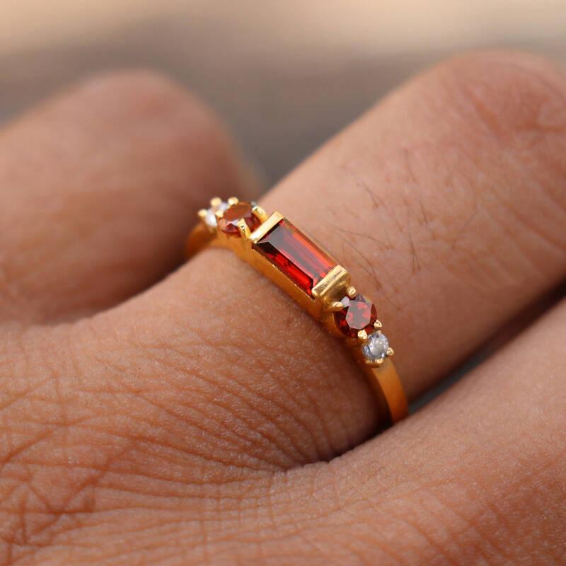 Huitan Versatile Women Gold Color Ring Thin Accessories Inlaid Bright Red CZ Elegant Wedding Party Versatile Jewelry Lady Gift