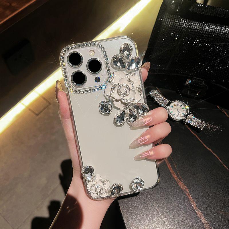 Custodia protettiva per iPhone 13/14 con design Camellia Diamond e bracciale per Apple 16 Pro Max