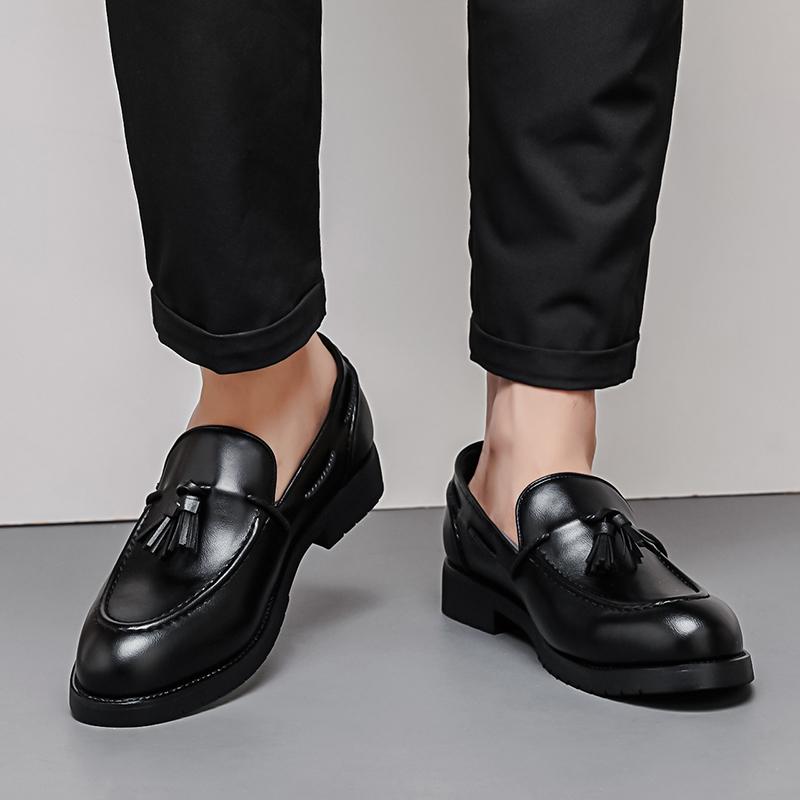 Fashion Italy Men Tassel Fashin Casual Shoes Autumn Leather Loafers Office Shoes for Men Driving Business Comfortable Slip On Shoes Men