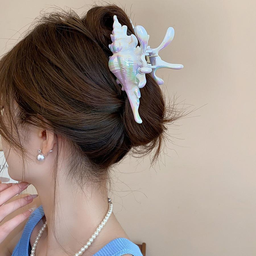 

Creative Conch Hairpin Colorful Gift Hair Claw Elegant Shark Clip for Summer Beach New Headwear for Summer Beach
