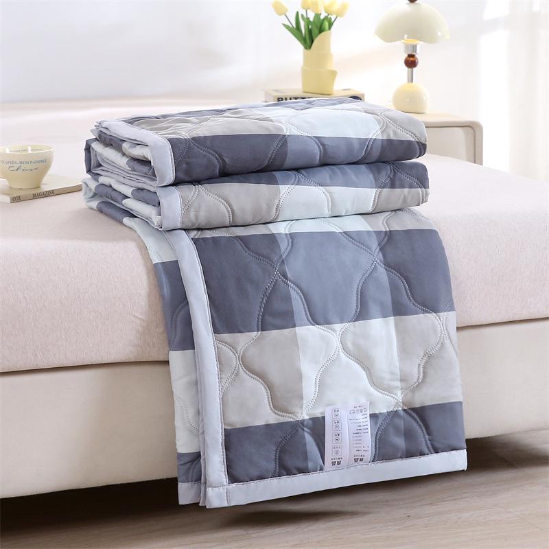 Comfortable Breathable Cotton Summer Quilt - Washable AC Quilt with Gift Box Packaging
