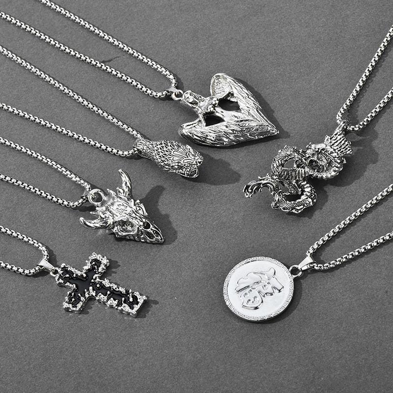 Stunning Titanium Steel Men's Necklace With Unique Geometric Animal Pendant For Stylish Accessories