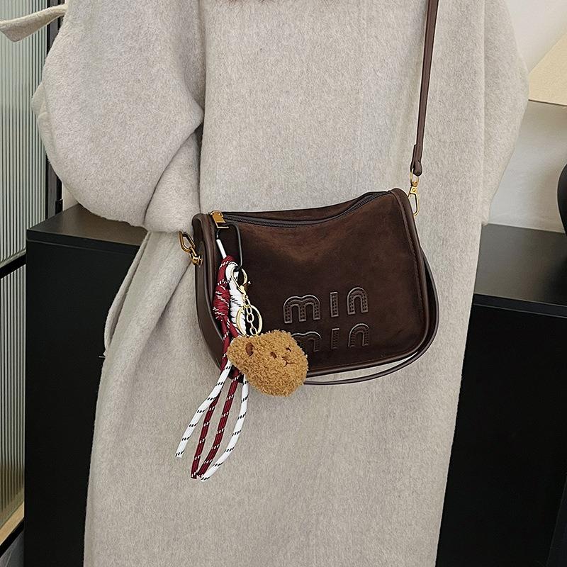 Autumn and Winter Retro Messenger Bag Female Niche Design Casual Shoulder Bag Large Capacity Commuter Simple Handbag