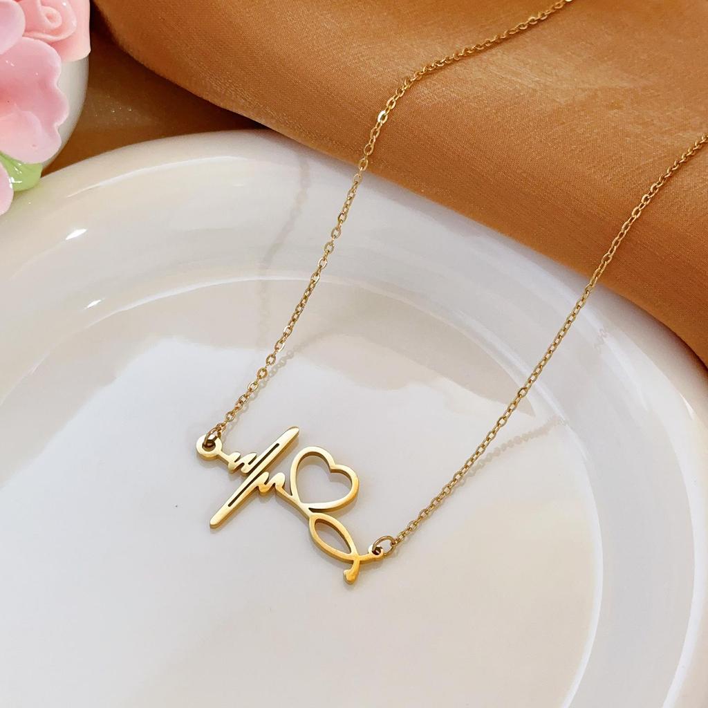 Złoty naszyjnik ze stali nierdzewnej: Elegancka, Wszechstronna, Nieblaknąca Biżuteria Damska