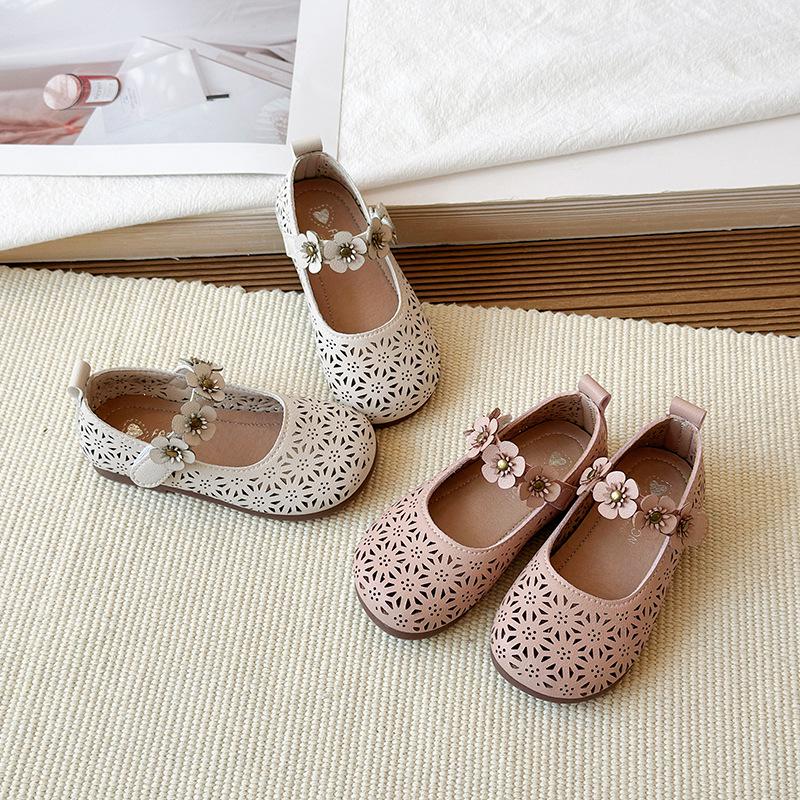 Toddler Girls' 2026 Summer Leather Princess Sandals – Breathable, Soft Sole, Hollow Design Children's Shoes.