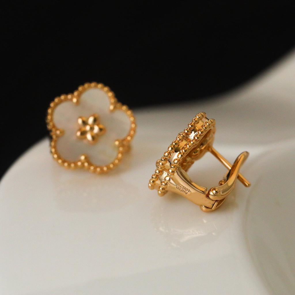 New IN Vintage Popular Brand Earrings Luxury Jewelry for Women Fashion Designer Eardrop Fine Quality Five Flowers Ear Stud