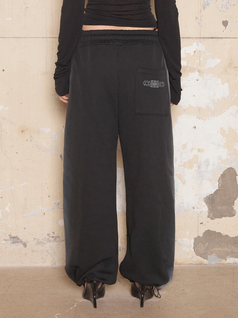 Hilda Smog Motif Wide String Sweatpants [Black]