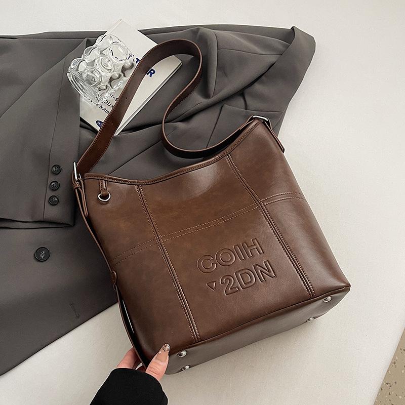 

High quality wholesale personalized niche retro Maillard simple tote bag women s commuter versatile shoulder bag