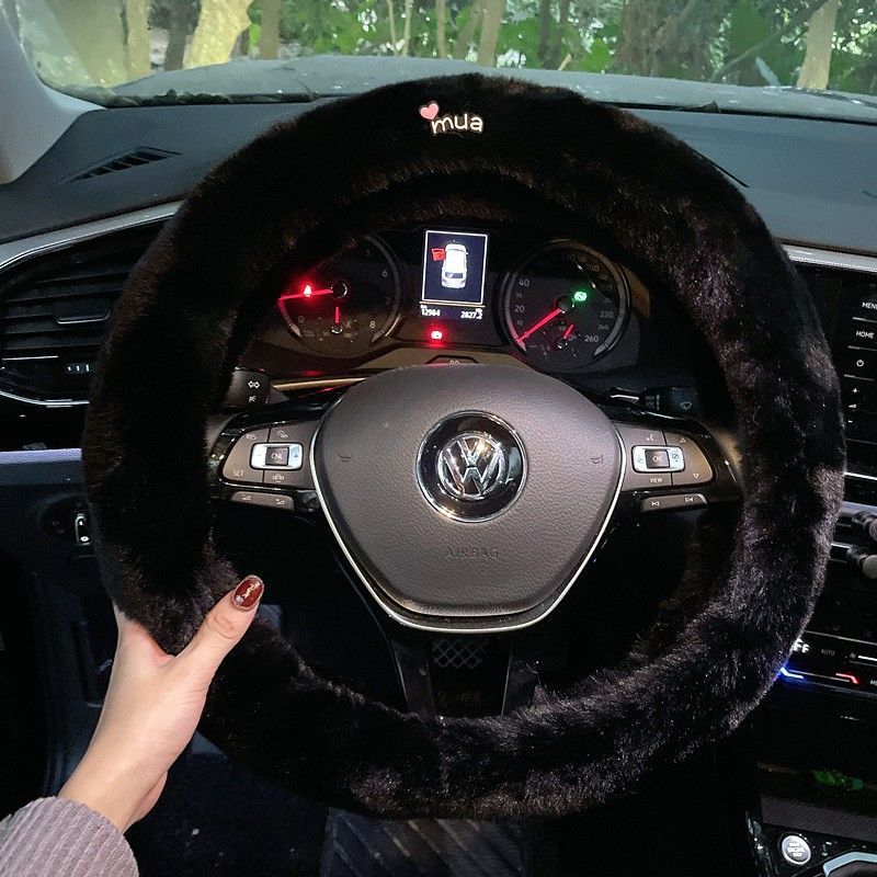 Strawberry Bear Winter Steering Wheel Cover Cute Cartoon Lotso Bear Women's Warm Plush Car Steering Wheel Protection Car Decor