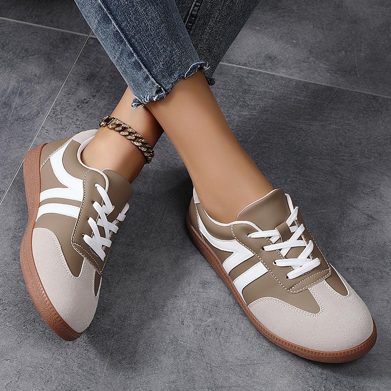Women Shoes Fashion Casual Flats Vulcanize Shoes Ladies Outdoor Walking Sneakers Ladies Comfortable Classical Shoes Black White