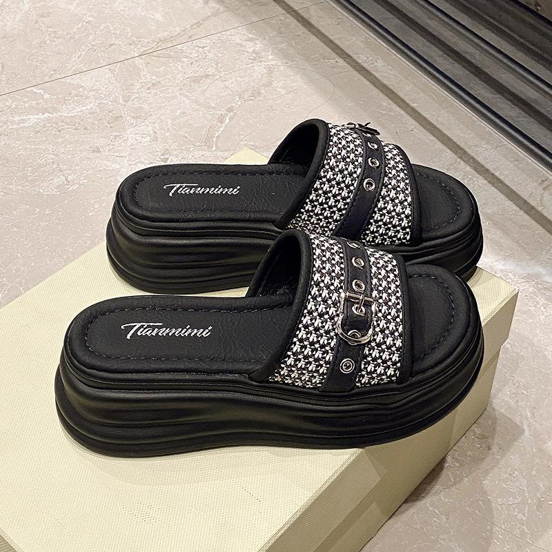 Thick-soled Mid-heeled Outer Slippers Sandals Soft-soled Women's Summer Weaving Fashion 2025 New Casual One-word Women