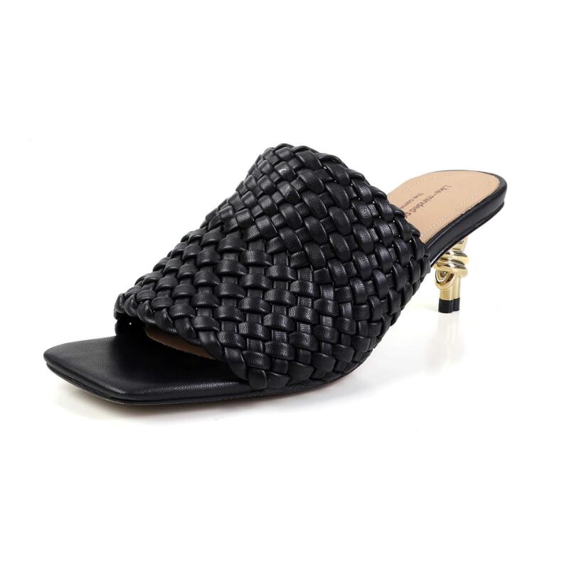 Fashion New Summer Fashion, Lightweight and Anti-slip Flat-bottomed Flip-flops for Women Wearing Thick-soled Wedge Heels T69