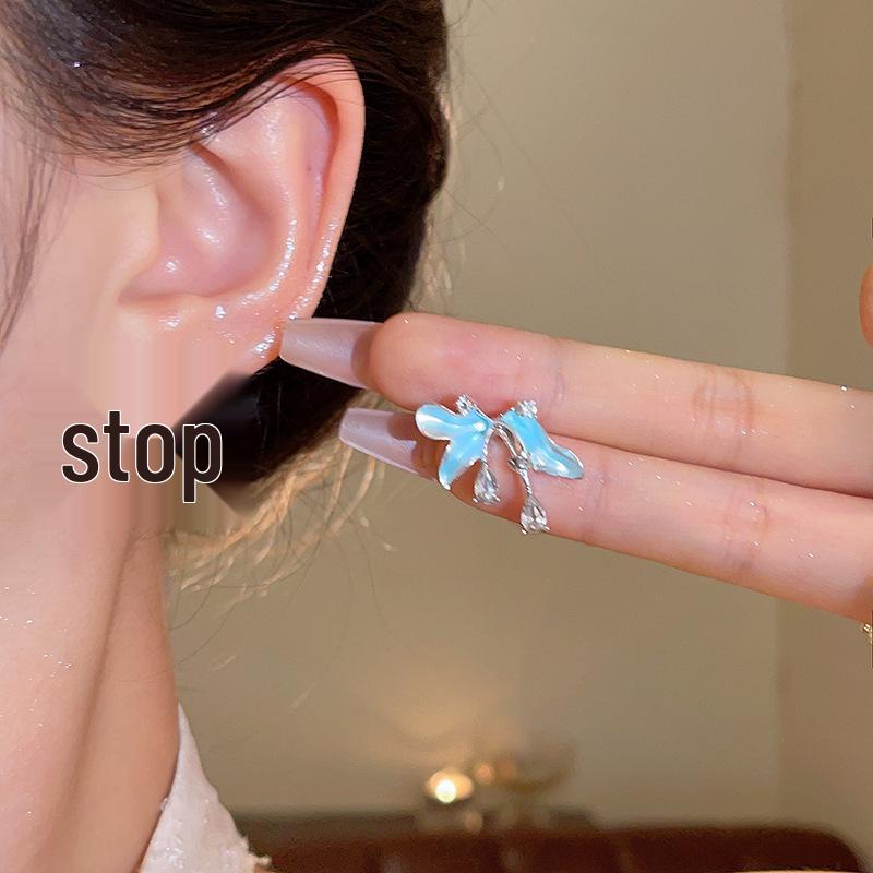 2025 Spring/Summer Floral Pearl Stud Earrings - Elegant Women's Light Luxury Edition