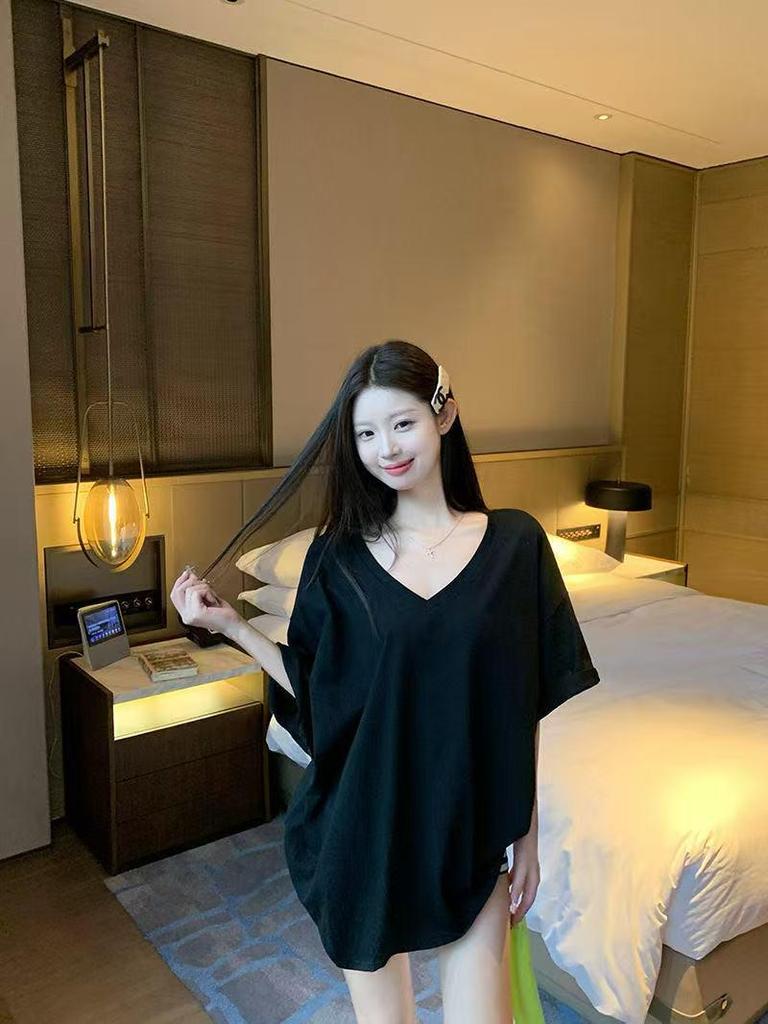Women's Black V-Neck Plus Size Loose-Fit Short-Sleeve T-Shirt - Summer Korean Style