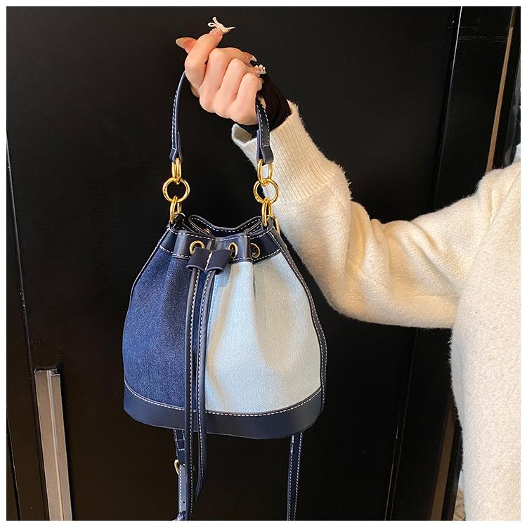 This year's popular super fire bucket bag women's 2025 new high-end contrasting color versatile shoulder messenger bag