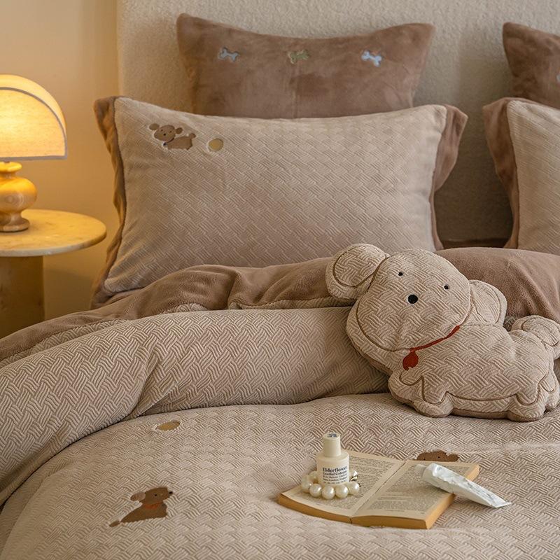 Thickened Milk Fleece Four-Piece Set, Clear Cartoon Embroidered Coral Fleece Flannel Bed Sheet Quilt Cover Children 1.2m 3pc(quilt cover 150 * 200cm)
