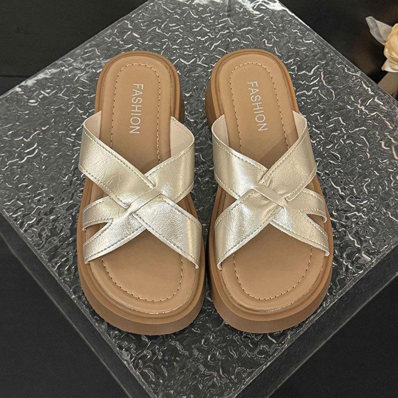 

Французские толстоподошвенные крутые тапочки для женской летней уличной носки 2025 новые перекрещенные на плоской подошве высококлассные тапочки-шлепанцы 40 шампанского