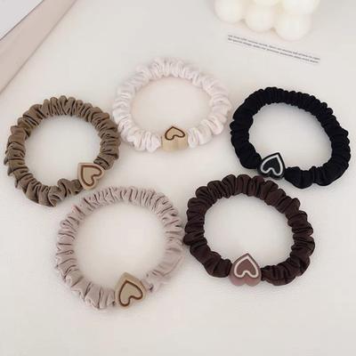 Lot de 5 élastiques à cheveux en tissu plissé, décorés de cœurs, très élastiques et légers. Accessoires pour cheveux.