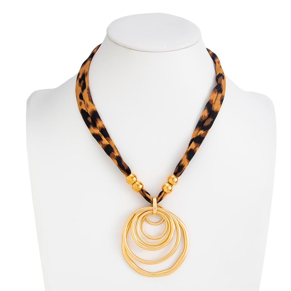 Sweet Cool INS Heart Alloy Pendant Necklace Unique Exaggerated Sexy Leopard Print Clavicle Chain for Women Daily Party Streetwear Jewelry Accessories