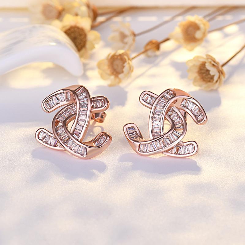 BELLA BOX New Personalized Silver Needle C-letter Stud Earrings For Women, A High-end Cross-border Bestseller Of Earrings And Accessories