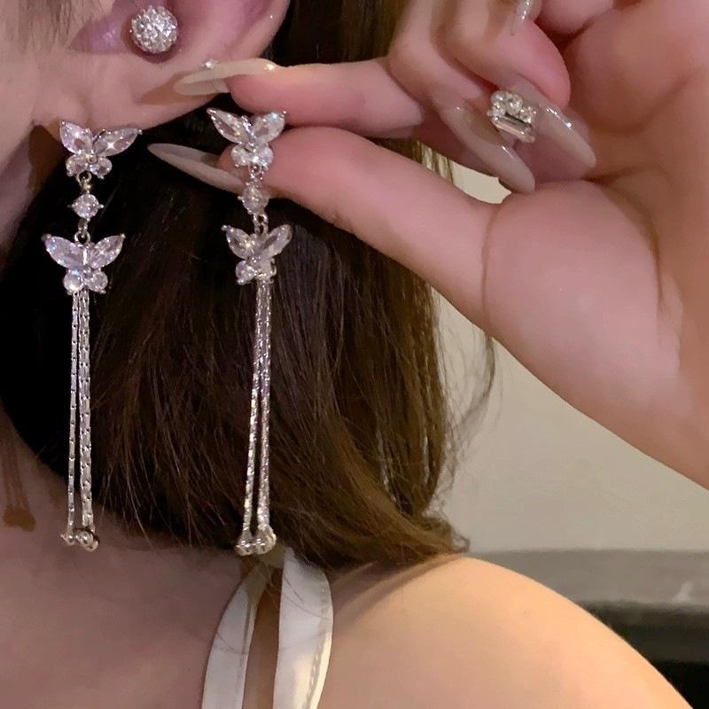 Sweet and exquisite super flash butterfly fringed earrings female, new face thin long earrings Internet celebrity earrings