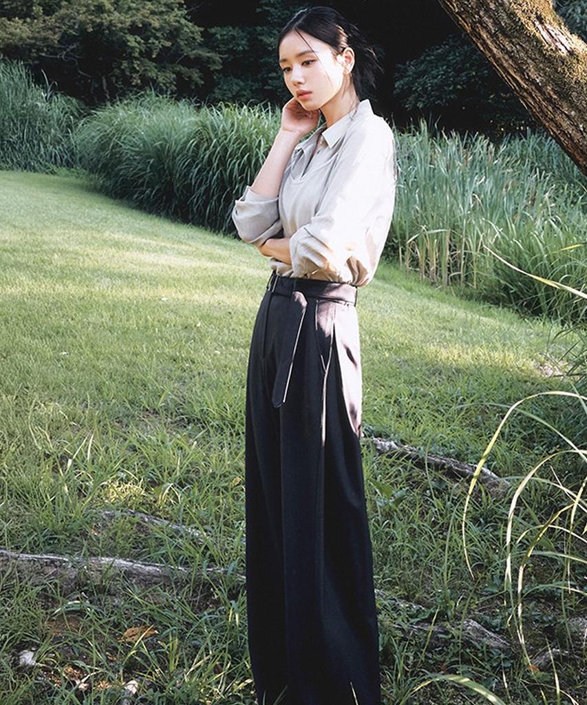 Sellebsyabedisyeon Belted Tulip Curved Pants