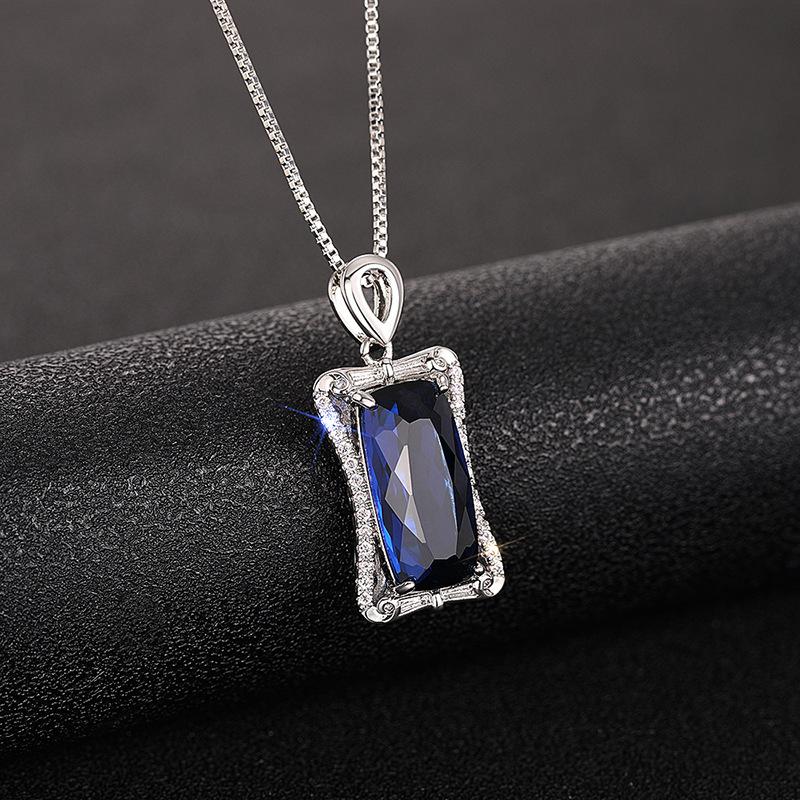 Rose Gold Tone Emerald Green Baguette Cut Pendant Necklace for Women, Vintage Style Crystal Statement Jewelry