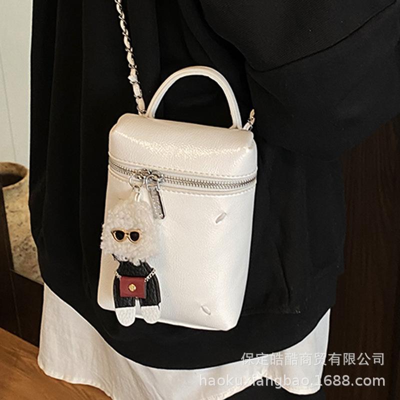 

Niche fashion hand-carried bucket bag 2025 new Korean version simple shoulder bag high-end casual trend messenger bag белый