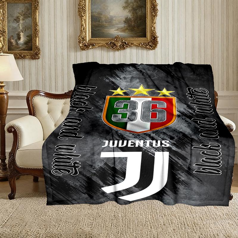 Soft Juventus Football Club Blanket Perfect for Snuggling Up On the Sofa, Ideal for Cozying Up In the Bedroom