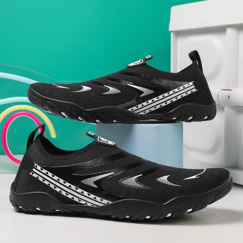 Quick Drying Beach Water Shoes Unisex Swimming Aqua Slippers Seaside Barefoot Surfing Upstream Sneakers Women Men Light Sandals