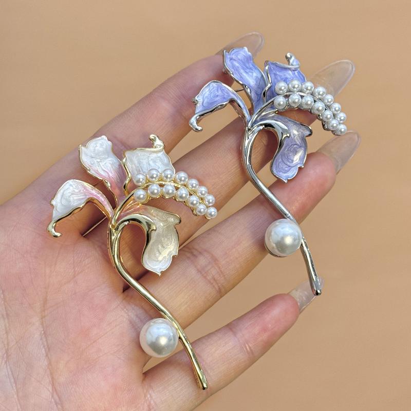 Fashion Pretty Enamel Imitate Pearl Flower Brooches For Women Lily Flowers Plants Brooch Pins Party Jewelry Accessories Gifts